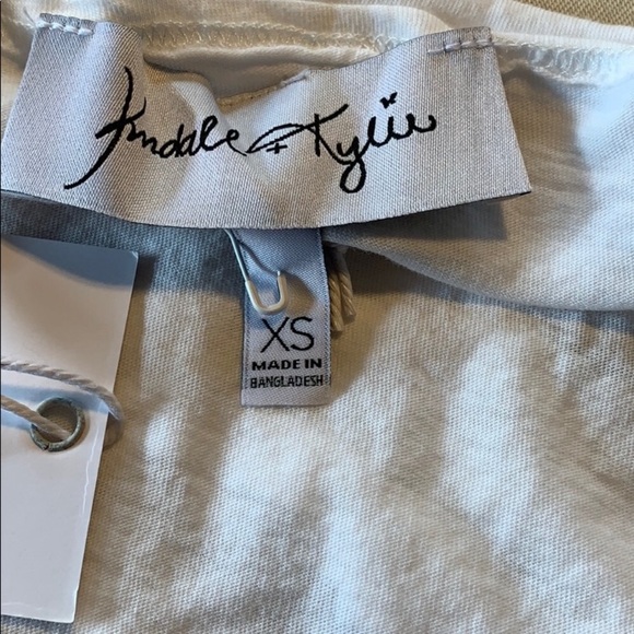 Kendall & Kyle Summer Festival Top. Size XS. - Picture 4 of 4